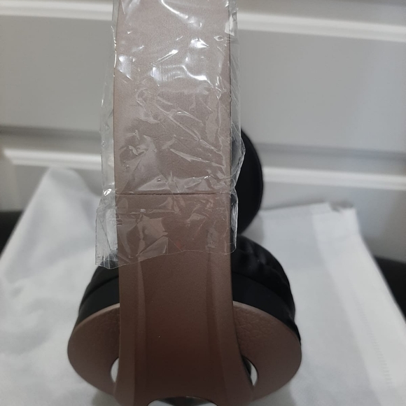 Wireless Bluetooth headphones KD 15 & KD 59 - Picture 4 of 13